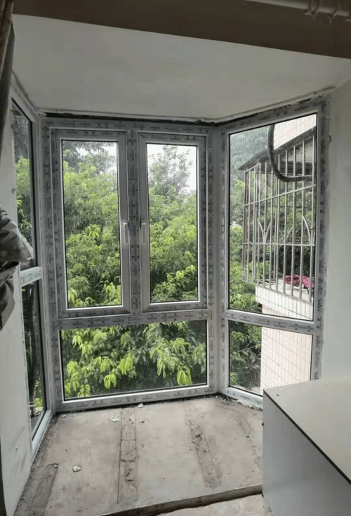 阳台通风隔音窗如何安装 广州德密门窗厂家为越秀区住户提供定制方案